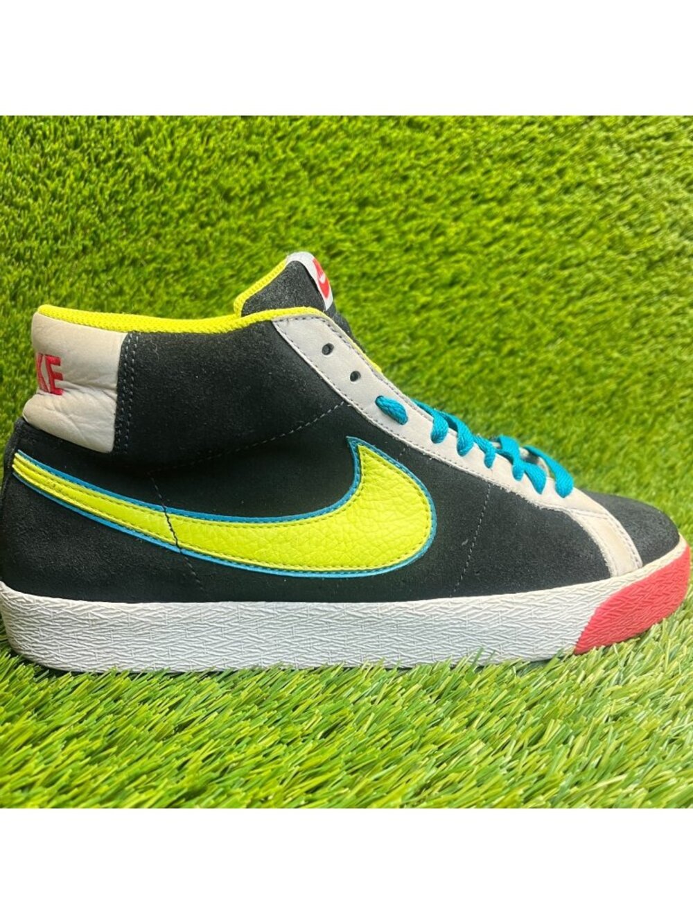 Nike Blazer Sb Mens Size 10.5 Black Yellow White‎ Athletic Suede Shoes Sneakers